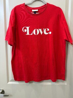 Universal Thread Red Love t-shirt large